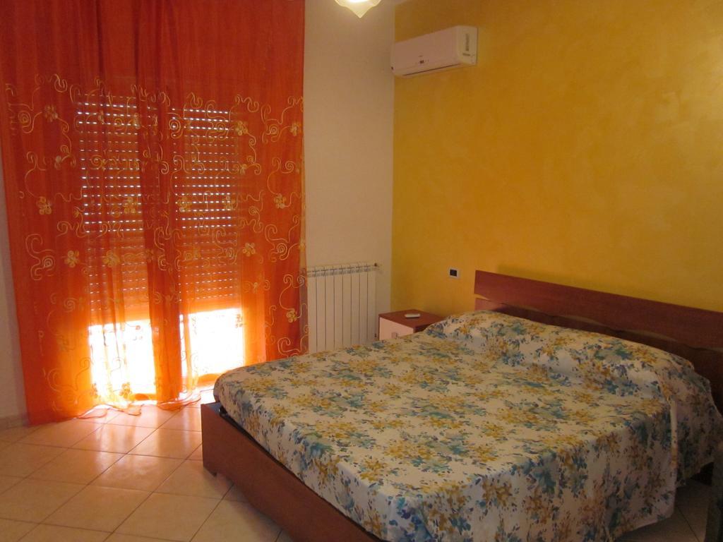 Appartamento Vallone Petrara Reggio Calabria Camera foto